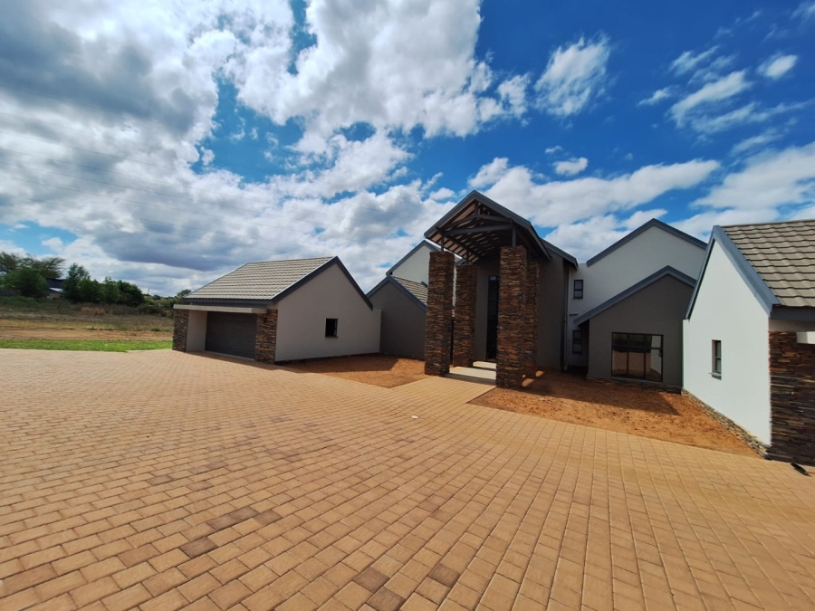 5 Bedroom Property for Sale in Rayton Free State